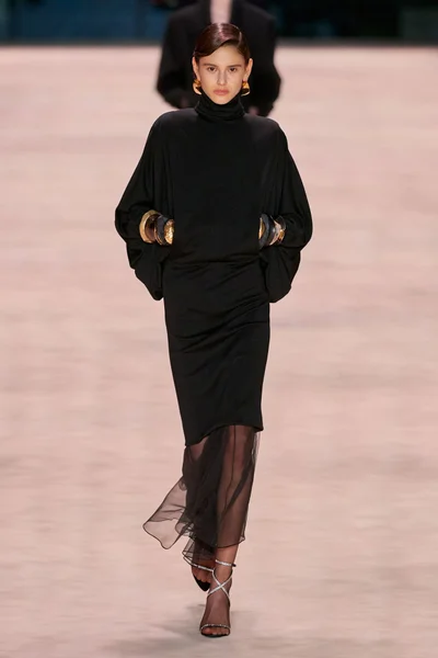 Look 11